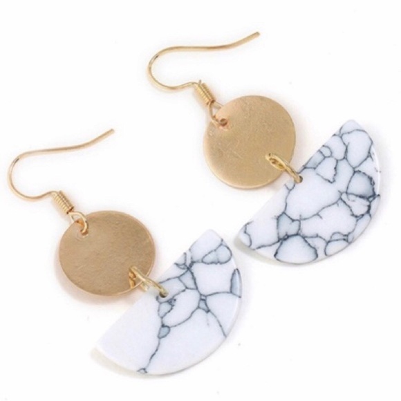 Ocean Dreams Jewelry - NWT White and Gold Marble Dangle Earrings